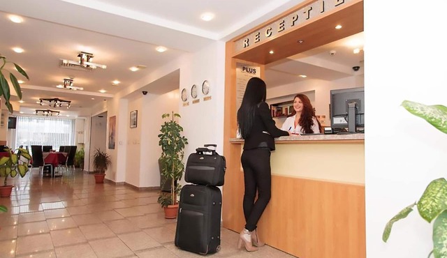 Plus Hotel