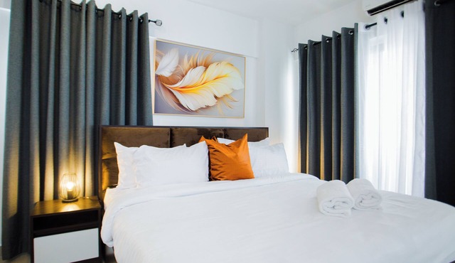 Plush Serviced Studio Suite, 1 Queen Bed at Gallery