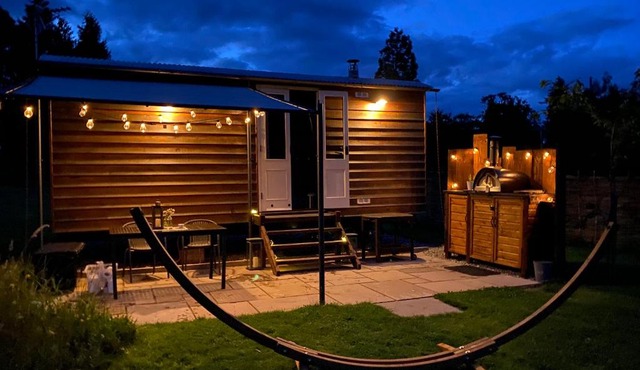 Poachers Hut at Keepers Cottage - Hot Tub & Pizza Oven - Trossachs