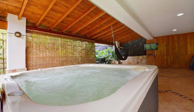 POBLADO LUX JACUZZI VILLA