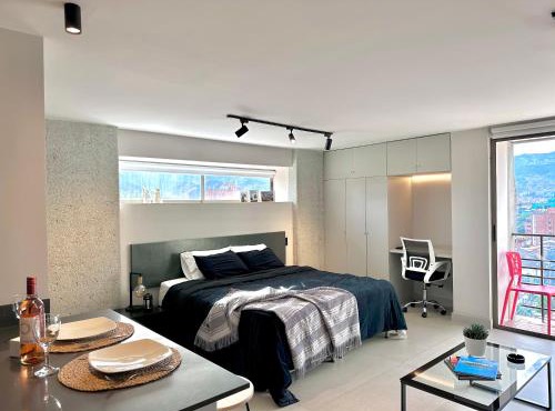 Poblado Luxe Living Loft AC, 400Mbps and King Bed