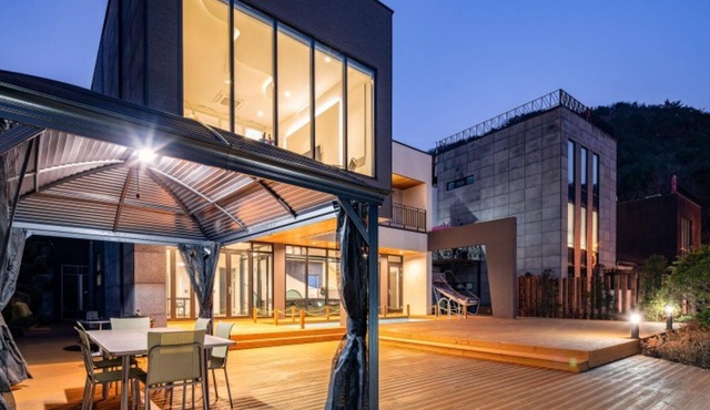 Pocheon Forest Pool Villa