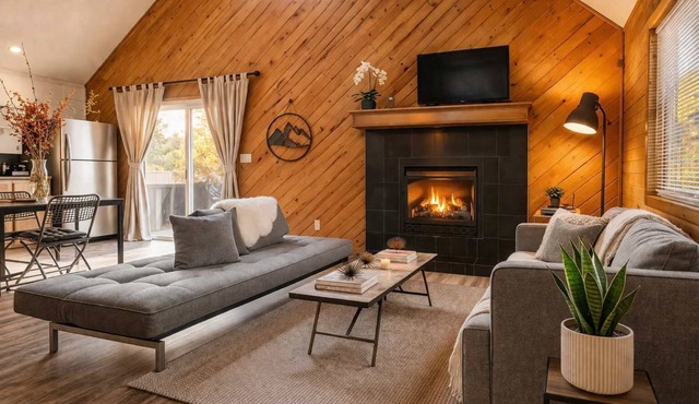 Pocono Modern Rustic Retreat | Hot Tub & Firepit