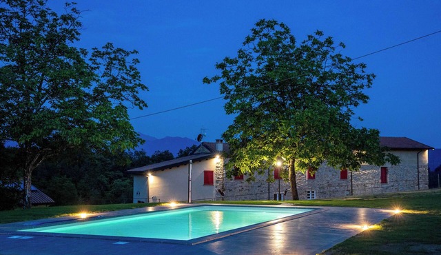 Podere di Emore - n. 3 - App. on the Francigena with swimming pool and Wi Fi