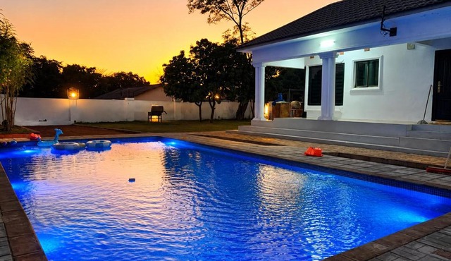 Poinsettia White House - Exclusive Private Villa with Pool