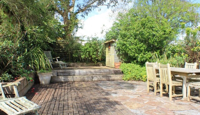 Pointside - Three Bedroom House, Sleeps 8