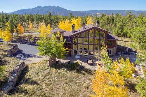 Pole Creek Home 2940 I On Golf Course I Private Hot Tub I Great Views I Activity Program