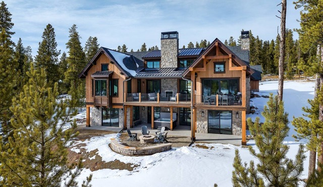 Pole Creek Home 739 I Great Views I Private Hot Tub I Bunks I Game Room I Discounted Attractions