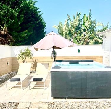 Polignano Villa with Jacuzzi, Garden & Parking