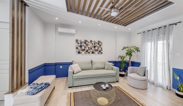 "Polis Suite" - Downtown Luxury and Comfort