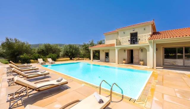 Pomegranate Tree Villa with private pool and jacuzzi.
