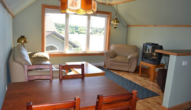 Pomquet Beach Cottages - Lovely loft apartment above garage