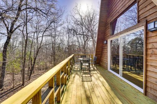 Pond Mountain Springs 'Falcon Cabin,' Fish & Hike!