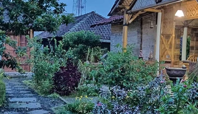 Pondok Bamboo Sendangsari