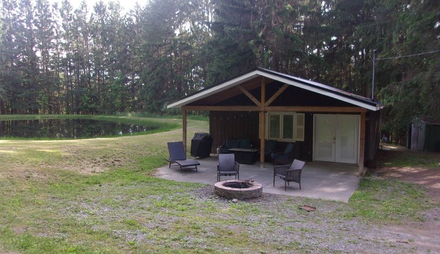 Pondside Hideaway