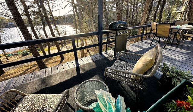 Pondside/Kayak/Firepit/Dog Friendly~Willow Haven