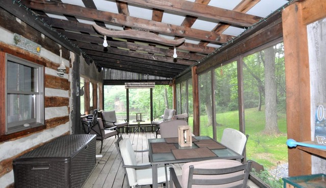 Pondview Cabin - Log Cabin Retreat