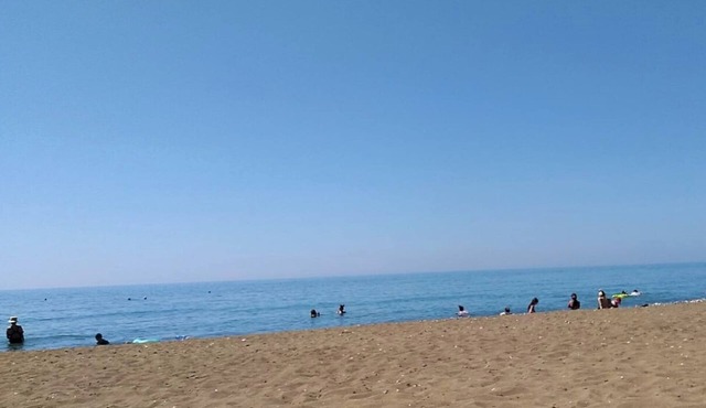 Pool, beach, promenade, cafès, markets