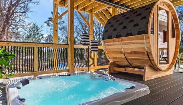 Pool Hot Tub Movie Room Sauna - Spacious Retreat