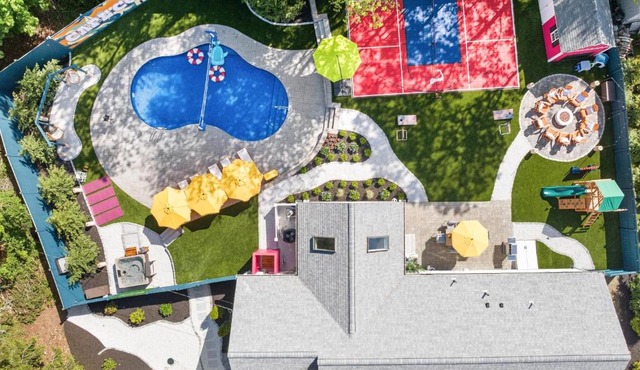 Pool, Hot Tub, Pickleball, Games, Movies, Playroom, Pets OK