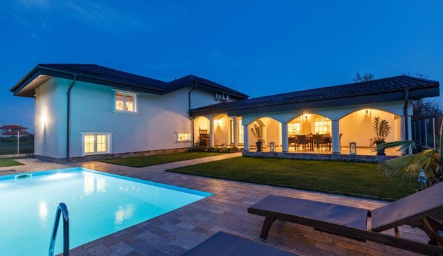Pool House Mamaia