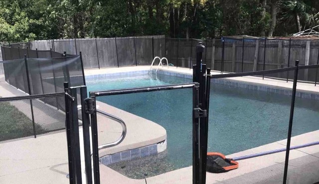 Pool House near WEC. Pet Friendly!