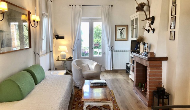 Pool, whirlpool, garden, internet WiFi close to Rome. Relax and rest.