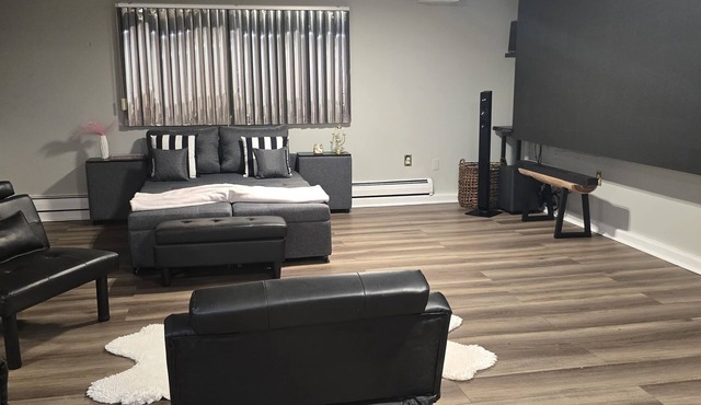 Pool & Jacuzzi Escape near Boston, Salem & Marketstreet Lynnfield