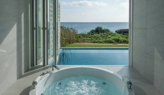 Pool Jacuzzi Ocean view Escape the hustle and b - Villa A/Miyakojima Okinawa