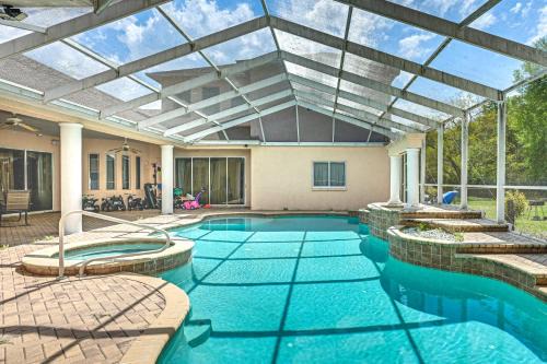 Pool & Lanai! Sophisticated Spring Hill Stay