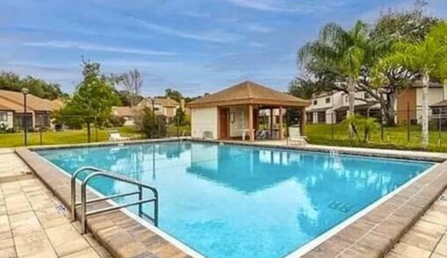 Pool Luxury King Room4Rent in a 2BR 2.5BA Laundry
