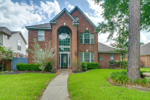 Pool & Shared Game Area! Home 7 Mi to Dtwn Tomball