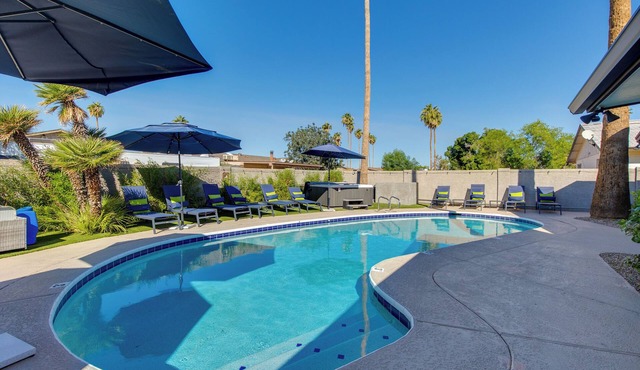 Pool, Spa, Fire Pit, Grown Up Swings-Your Own 5BR/3BA Resort-LOW Pool Heat Fee