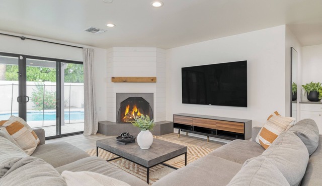 Pool + Spa + Putting Green | Playground + Minutes to Kierland | White Agate
