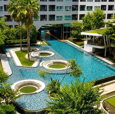 Pool Studio Near BTS Quiet Stay