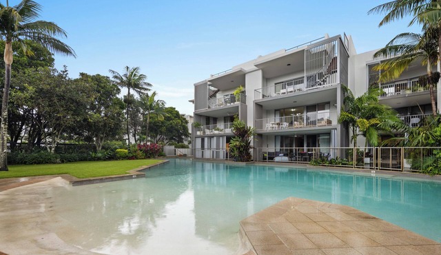 Pool View 3-Bed Oasis in Drift Resort