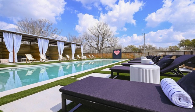 Pool View Containers SMTX