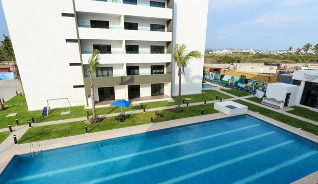 Pool View Studio, Home Office Space, Amenities everywhere, Secure, Near beach
