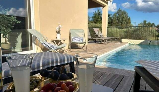 Pool Villa & Pétanque