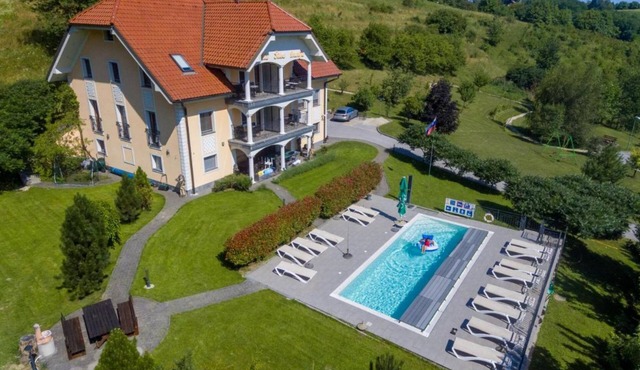 Pool Villa Silva Marija - App 307, Pišece, Slovenia