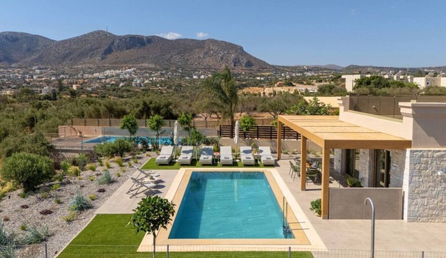 Pool Villa with 3 Ensuite Rooms