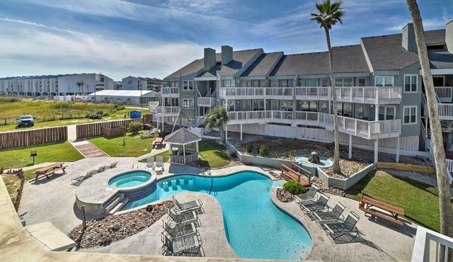 Pool w/Spa! Beachfront Condo in Port Aransas