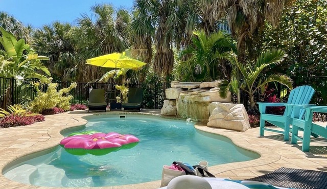 Pool w/Waterfall & Swing Bar, Bikes, Tropical