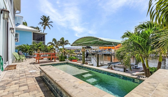 Pool Waterfront Paradise in Matlacha – 2BR/2.5BA | Adults Only