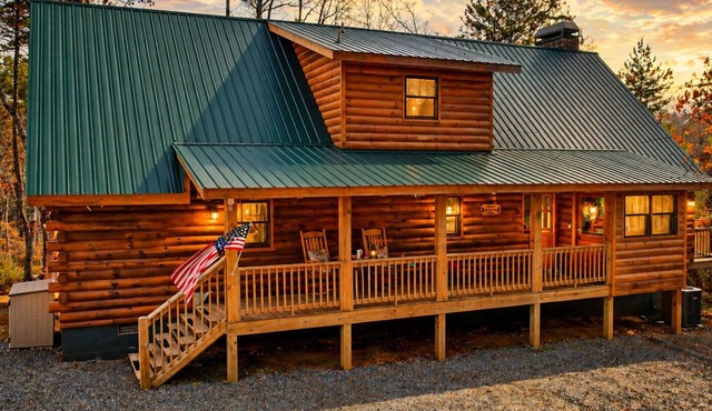 Pools, Wineries, Hiking, Waterfalls, Hot Tub, Gym, Pickleball, Arcades