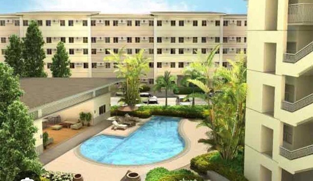 Poolside Apartment - Sleeps 4, Ac & Hot Shower