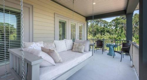 Poolside Cottage 32