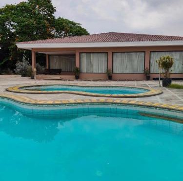 Poolside Cottage