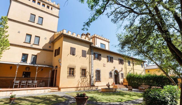Poolside Leisure in Empoli Hideaway