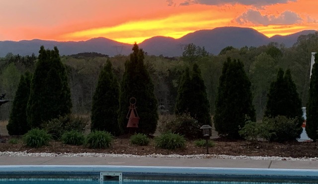 Poolside Mountain Views and Outdoor Living